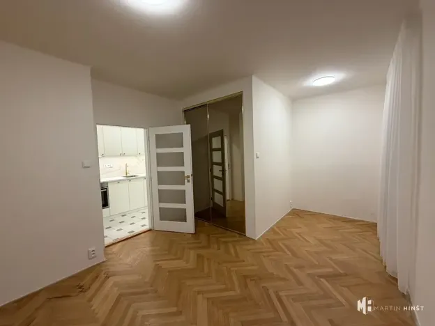 Pronájem bytu 1+kk, Praha - Vinohrady, Hradecká, 26 m2