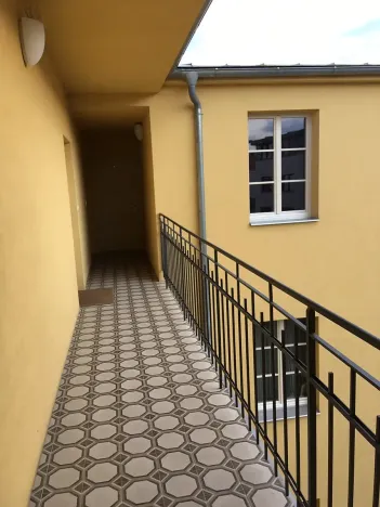 Pronájem bytu 1+kk, Praha - Karlín, Thámova, 29 m2