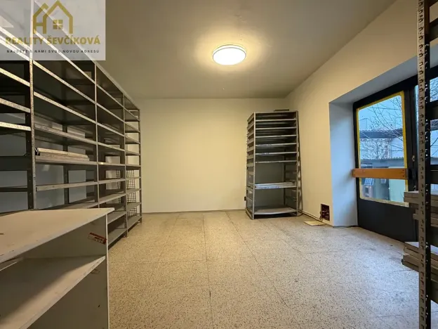 Pronájem obchodního prostoru, Hradec Králové, Hořická, 127 m2