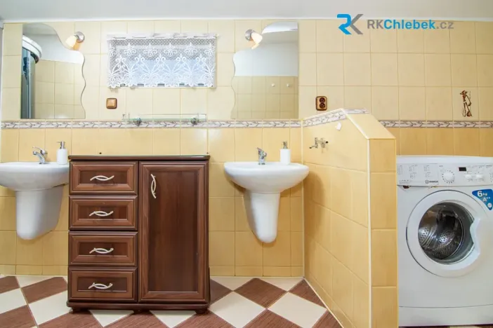 Prodej rodinného domu, Kozlovice, 283 m2