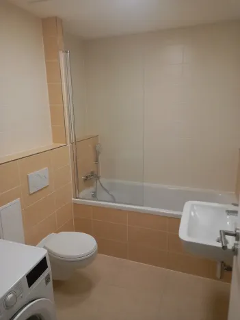 Pronájem bytu 1+kk, Praha - Hloubětín, Za černým mostem, 36 m2