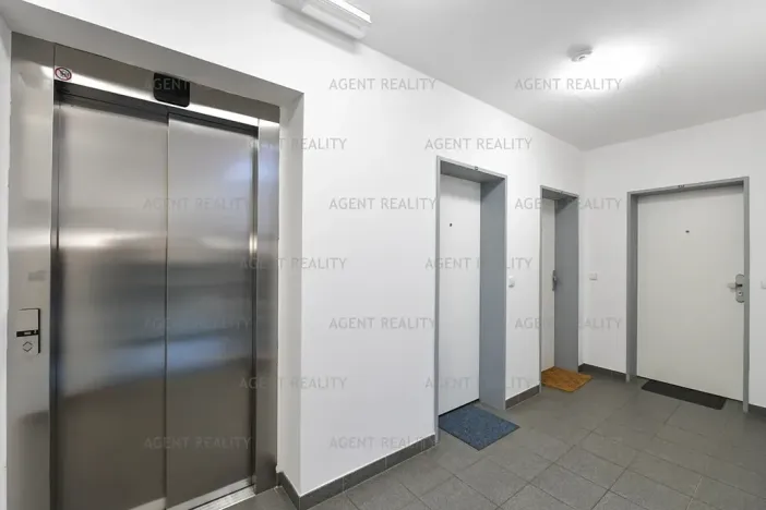 Pronájem bytu 2+kk, Praha - Holešovice, V závětří, 44 m2