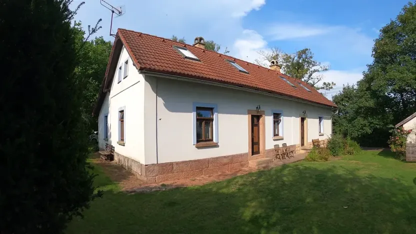 Prodej rodinného domu, Pecka, 300 m2