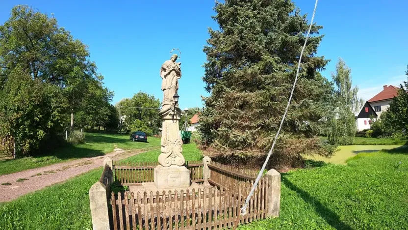 Prodej chalupy, Pecka, 300 m2