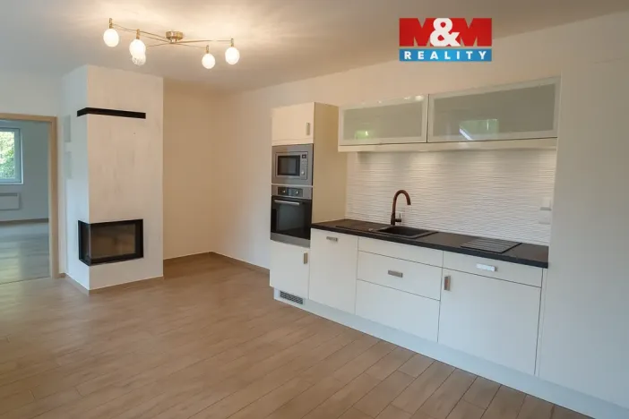 Prodej rodinného domu, Všestary - Menčice, Hlavní, 74 m2