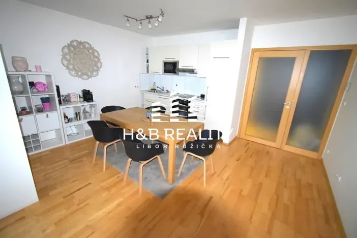 Pronájem bytu 1+kk, Praha - Žižkov, Ke kapslovně, 53 m2