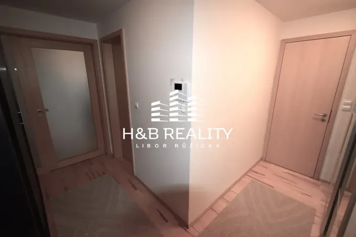 Pronájem bytu 1+kk, Praha - Žižkov, Ke kapslovně, 53 m2