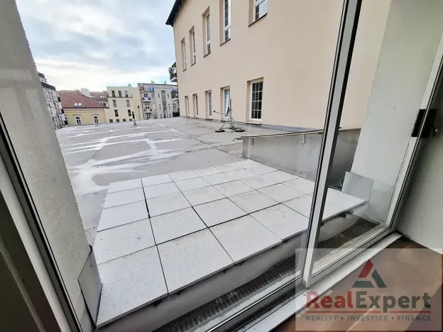 Pronájem bytu 1+1, Praha - Vinohrady, Máchova, 35 m2