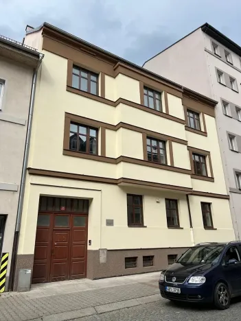 Pronájem kanceláře, Plzeň, Houškova, 136 m2