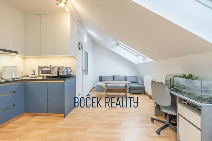 Prodej bytu 3+kk, Žebrák, Sídliště, 62 m2