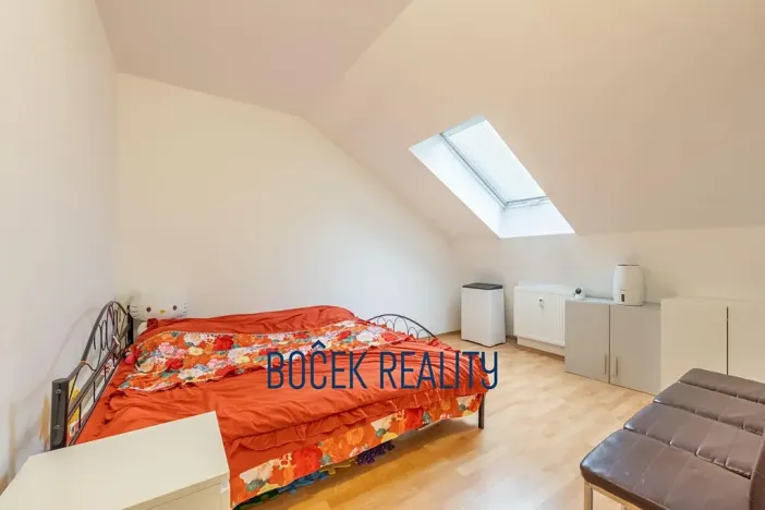 Prodej bytu 3+kk, Žebrák, Sídliště, 62 m2