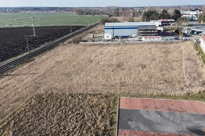 Prodej komerčního pozemku, Sadská, 2455 m2