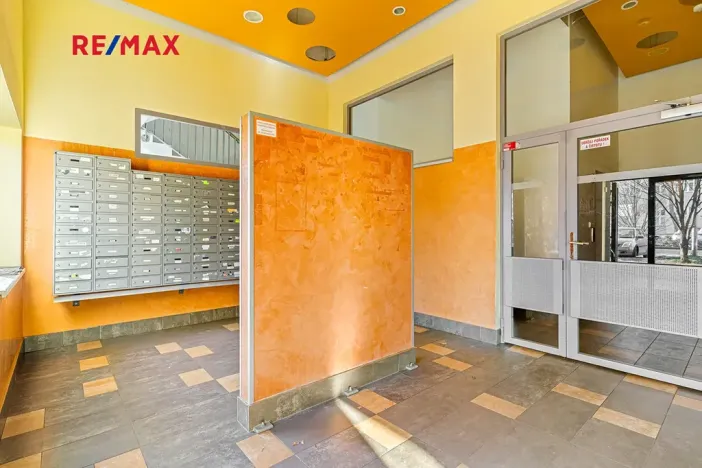 Pronájem bytu 2+kk, Praha - Vysočany, Podkovářská, 54 m2