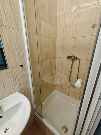 Pronájem bytu 1+kk, Praha - Hlubočepy, Na Zlíchově, 21 m2