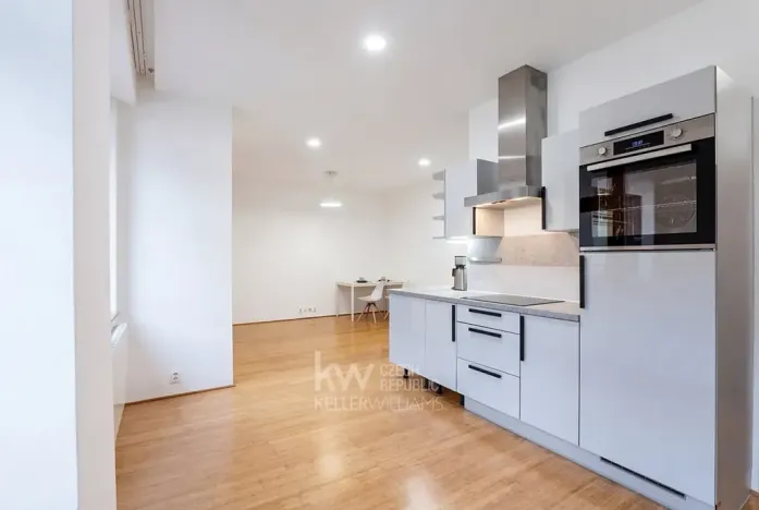 Pronájem bytu 2+kk, Praha - Žižkov, Žerotínova, 52 m2