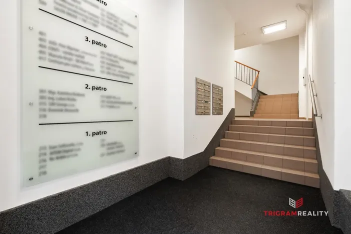 Pronájem kanceláře, Hradec Králové - Pražské Předměstí, Gočárova třída, 32 m2