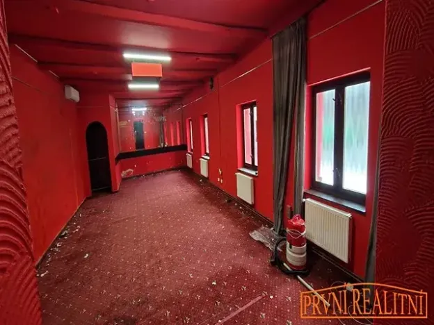 Pronájem obchodního prostoru, Uherský Brod, 26. dubna, 146 m2