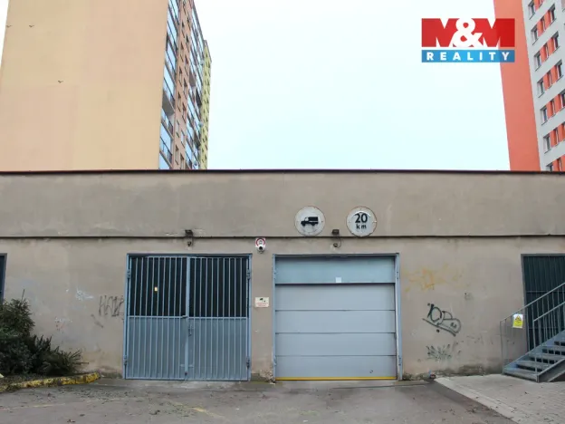 Pronájem garážového stání, Praha - Kamýk, Ve Lhotce, 12 m2