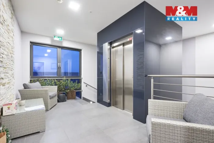 Prodej obchodního prostoru, Zlín, náměstí Míru, 5777 m2