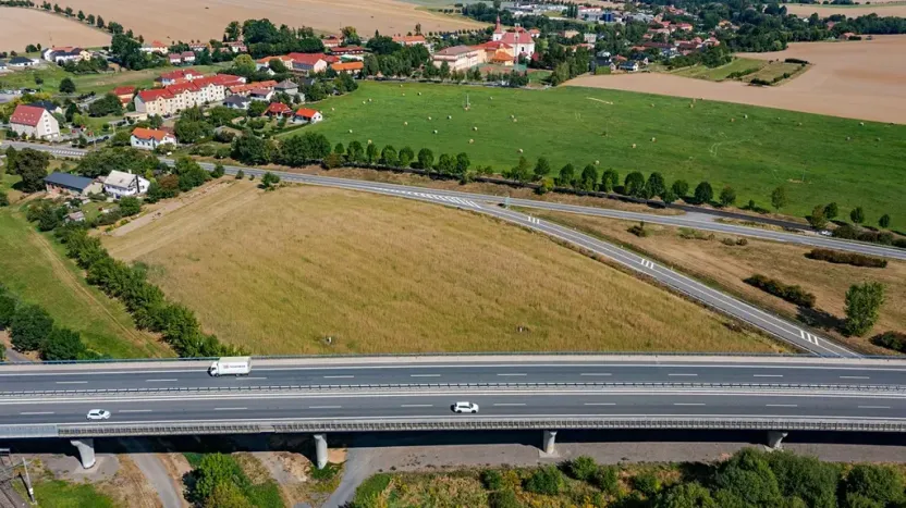 Prodej komerčního pozemku, Bělotín, 9952 m2