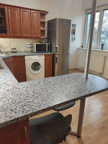 Pronájem bytu 1+kk, Hradec Králové, Ve Stromovce, 34 m2