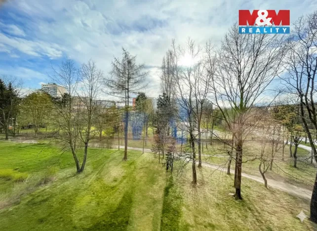 Pronájem bytu 2+kk, Praha - Kobylisy, Famfulíkova, 44 m2