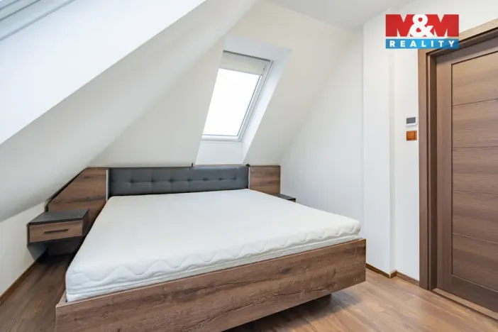 Prodej obchodního prostoru, Rudolfov, Třeboňská, 500 m2