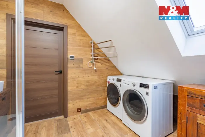 Prodej obchodního prostoru, Rudolfov, Třeboňská, 500 m2