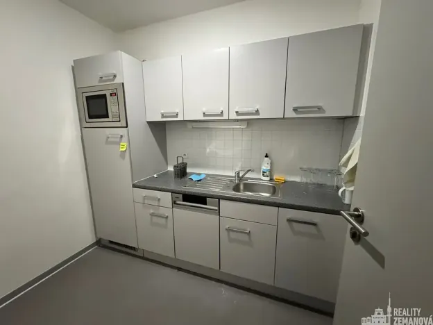 Pronájem kanceláře, Praha - Smíchov, Karla Engliše, 469 m2