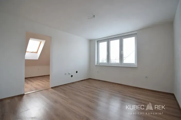 Pronájem bytu 2+1, Tábor, Zavadilská, 60 m2
