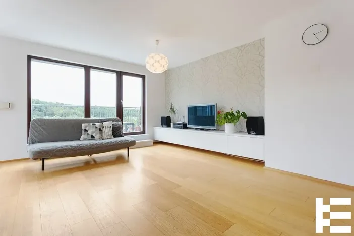Pronájem bytu 3+kk, Praha - Hloubětín, Nademlejnská, 92 m2