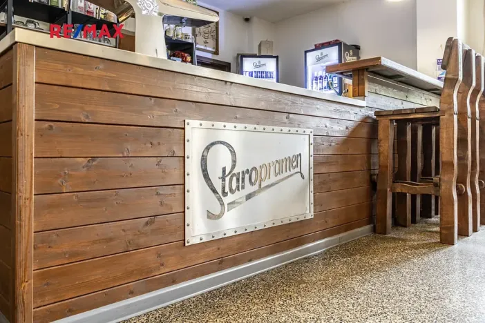 Prodej obchodního prostoru, Čelákovice, Rumunská, 794 m2