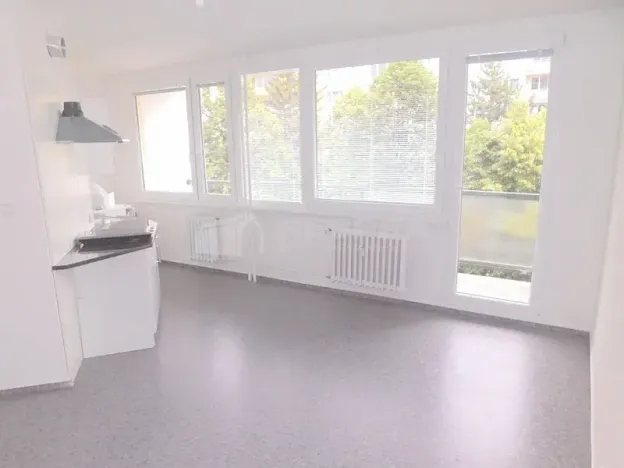 Prodej bytu 1+kk, Praha - Prosek, Veltruská, 33 m2