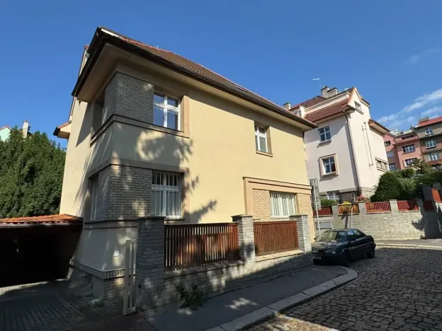 Dražba rodinného domu, Praha - Vinohrady, Květná, 266 m2
