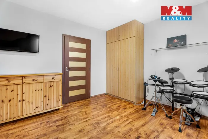 Prodej bytu 4+1, Chlumec, Vyklická, 99 m2