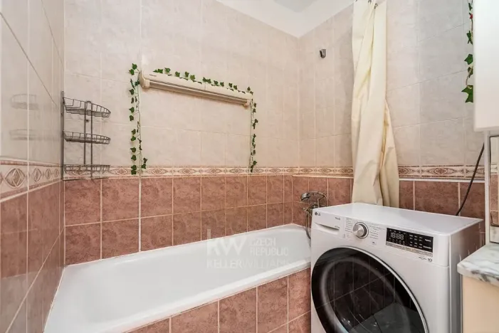 Prodej bytu 2+kk, Praha - Troja, Hnězdenská, 47 m2