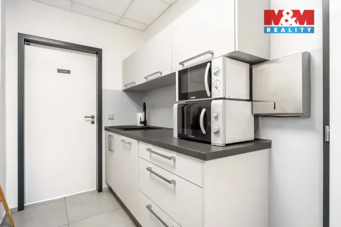 Pronájem kanceláře, Děčín - Děčín II-Nové Město, Benešovská, 320 m2