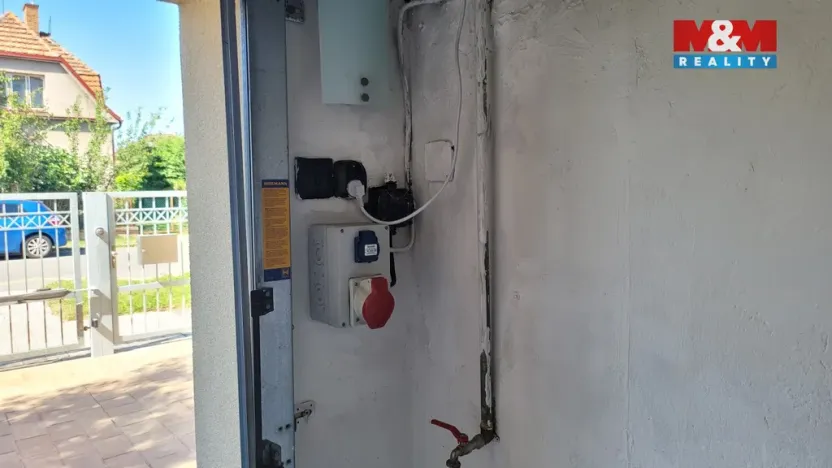 Pronájem garáže, Praha - Suchdol, K Horoměřicům, 30 m2