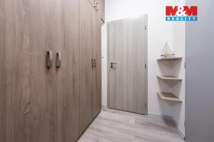 Prodej bytu 1+kk, Milovice - Mladá, Slepá, 40 m2