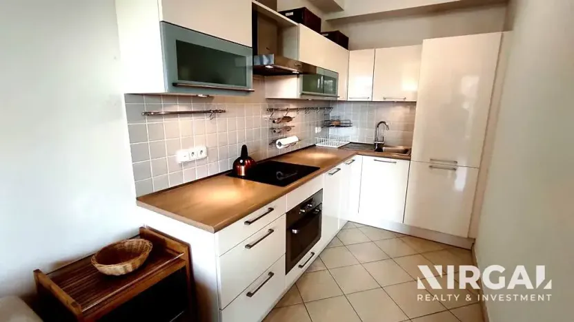 Pronájem bytu 2+kk, Praha - Záběhlice, Mattioliho, 65 m2