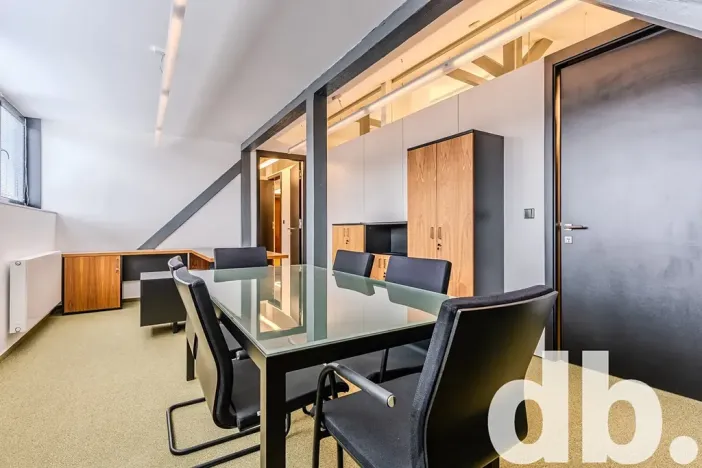 Pronájem kanceláře, Cheb, 26. dubna, 260 m2