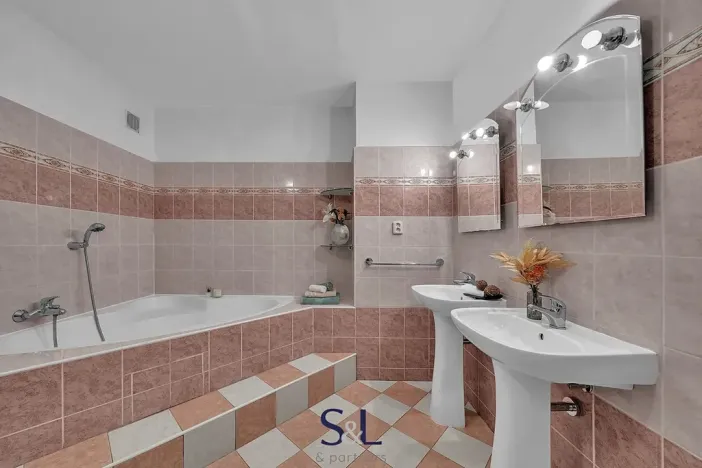 Pronájem bytu 3+1, Praha - Břevnov, Sartoriova, 108 m2