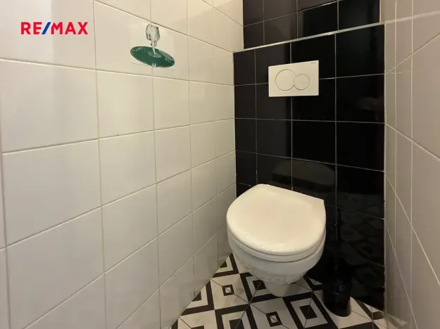 Pronájem obchodního prostoru, Praha - Bubeneč, Šmeralova, 41 m2