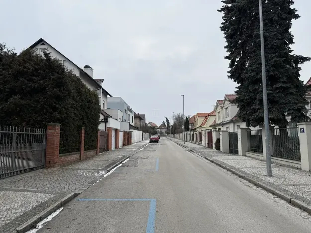 Pronájem bytu 2+1, Praha - Břevnov, Hošťálkova, 98 m2