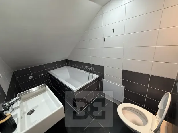 Pronájem bytu 3+1, Ostrov, Klínovecká, 77 m2