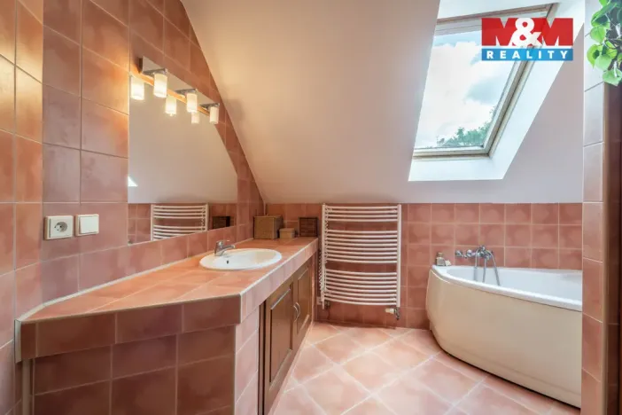 Prodej rodinného domu, Benecko, 224 m2