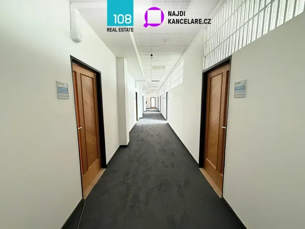 Pronájem kanceláře, Praha - Malešice, U Stavoservisu, 240 m2