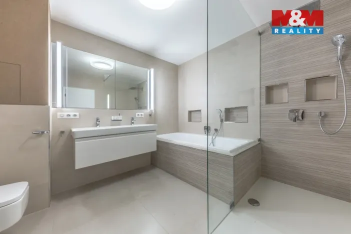 Prodej bytu 4+kk, Praha - Břevnov, Šlikova, 217 m2