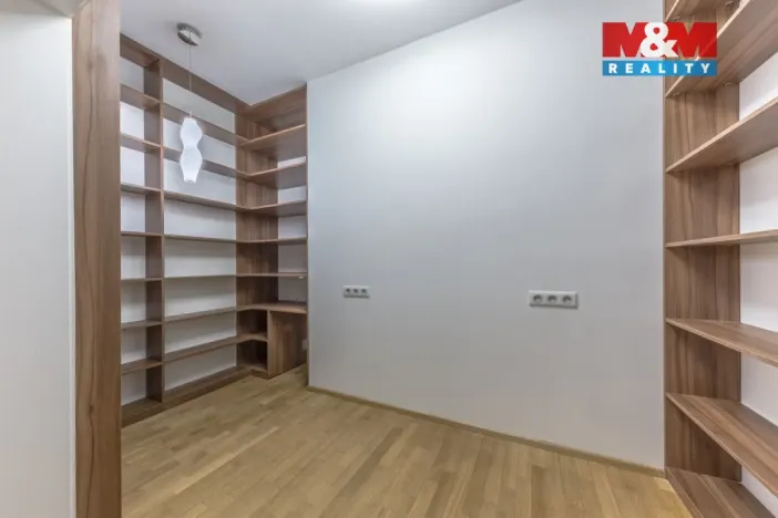 Prodej bytu 4+kk, Praha - Břevnov, Šlikova, 217 m2