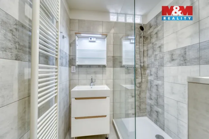 Pronájem bytu 1+1, Klatovy - Klatovy II, Pod Nemocnicí, 39 m2